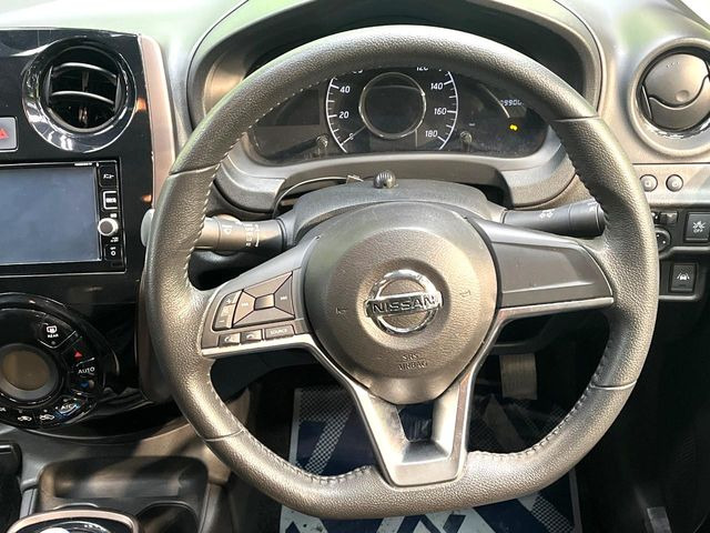 �y�����v�����X�e�A�����O�z�㎿�Ȋv���g�p���邱�ƂŁA��ɂ����������݂ƂĂ��^�]���₷���n���h���ł���