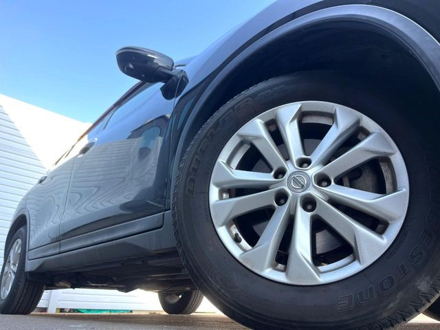 �y����17�C���`�A���~�z�C�[���z�O�ςɃ}�b�`���������A���~�z�C�[���𑕒����Ă���܂��B�e��ЊO�A���~�z�C�[����A�X�^�b�h���X�^�C�����戵�����Ă���܂��B���񂲑��k����������