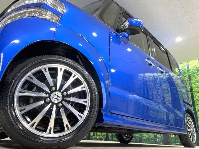 �y����15�C���`�A���~�z�C�[���z�O�ςɃ}�b�`���������A���~�z�C�[���𑕒����Ă���܂��B�e��ЊO�A���~�z�C�[����A�X�^�b�h���X�^�C�����戵�����Ă���܂��B���񂲑��k����������