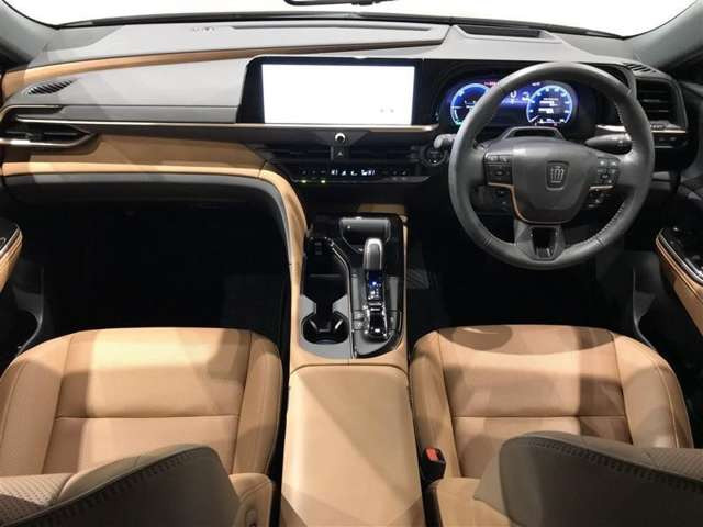 クラウンスポーツ2.5 Z E-Four 4WD