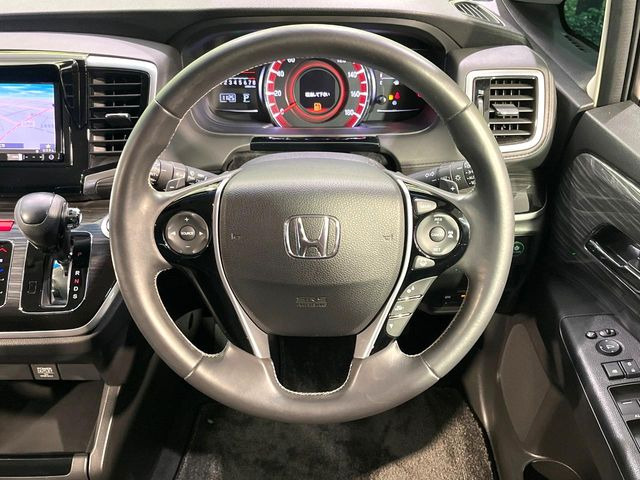 �y�����v�����X�e�A�����O�z�㎿�Ȋv���g�p���邱�ƂŁA��ɂ����������݂ƂĂ��^�]���₷���n���h���ł���