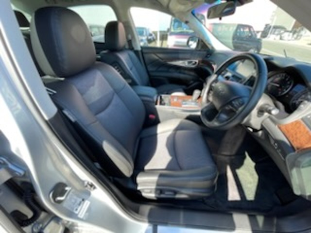 フーガハイブリッド