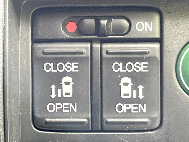 �y�����p���[�X���C�h�h�A�z�X�}�[�g�L�[��^�]�Ȃ̃X�C�b�`�Ō�ȗ����X���C�h�h�A�̊J���\���d��������͂����ăh�A���J����K�v�������A�����Ȃ��q�l�ł��ȒP�ɊJ���߂ł����K�ł���