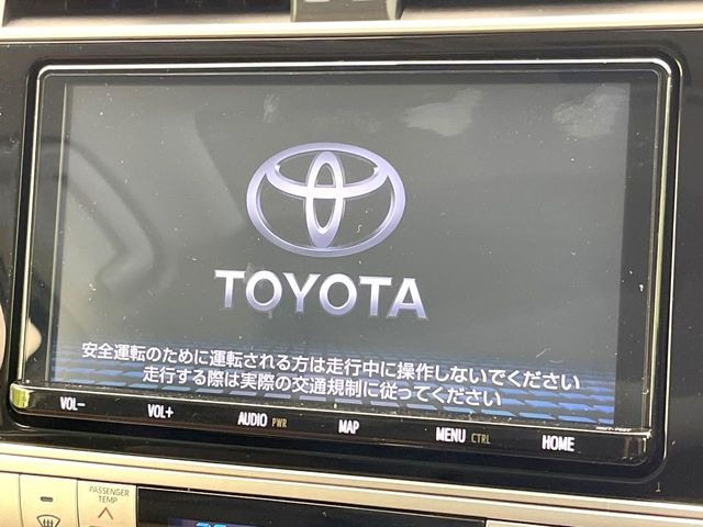 【純正9型ナビ】人気の純正ナビを装備しております。ナビの使いやすさはもちろん、オーディオ機能も充実!キャンプや旅行はもちろん、通勤や買い物など普段のドライブも楽しくなるはず♪