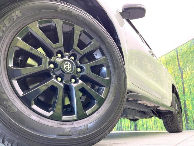 【純正18インチアルミホイール】外観にマッチした純正アルミホイールを装着しております。各種社外アルミホイールや、スタッドレスタイヤも取扱いしております。是非ご相談ください♪