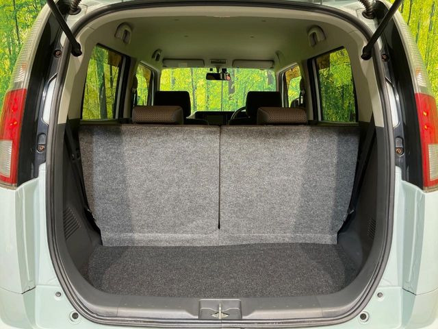 ���i�̂���������ʋ΁A���}���ɏ\���ȉ׎��X�y�[�X���m�ۂ��Ă���܂��B�Z�J���h�V�[�g��|���ƁA�傫�ȉו��̐ύڂ��\�ł���