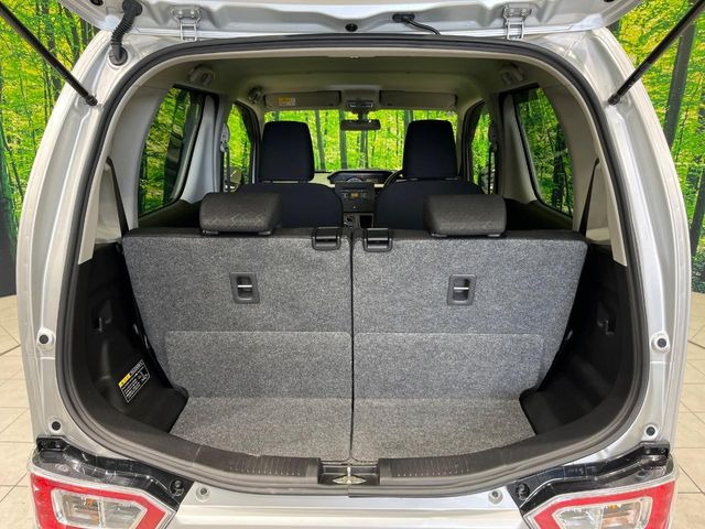 ���i�̂���������ʋ΁A���}���ɏ\���ȉ׎��X�y�[�X���m�ۂ��Ă���܂��B�Z�J���h�V�[�g��|���ƁA�傫�ȉו��̐ύڂ��\�ł���