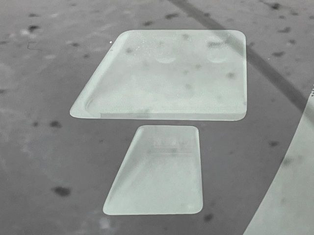 �y�X�}�[�g�u���[�L�T�|�[�g�z���s���ɑO���̎ԗ�����F�����A�Փ˂������Ȏ��͌x��ƃu���[�L�ŏՓˉ���Ɣ�Q�y�����A�V�X�g�B�����S�Ƀh���C�u�����y���݂��������܂��B