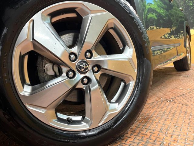 【純正アルミホイール】外観にマッチした純正アルミホイールを装着しております。各種社外アルミホイールや、スタッドレスタイヤも取扱いしております。是非ご相談ください♪