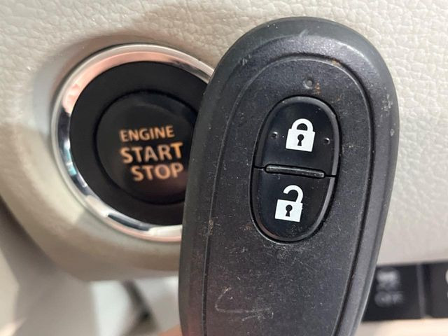 �y�L�[���X�X�^�[�g�V�X�e���z�J�o����|�P�b�g�ɓ��ꂽ�܂܂ł��h�A�̎{���E�������\�ȃX�}�[�g�L�[�𑕔��B�G���W���̃I���E�I�t�����J�M�����o���K�v����������Ƃ��Ă��֗��ł���