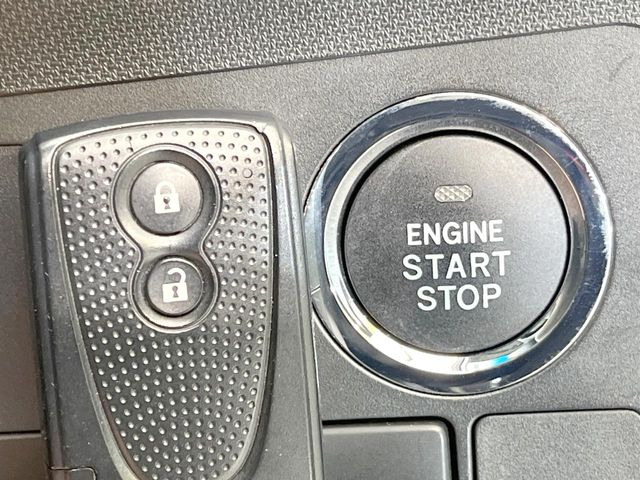 �y�L�[�t���[�V�X�e���z�J�o����|�P�b�g�ɓ��ꂽ�܂܂ł��h�A�̎{���E�������\�ȃX�}�[�g�L�[�𑕔��B�G���W���̃I���E�I�t�����J�M�����o���K�v����������Ƃ��Ă��֗��ł���