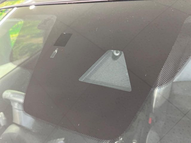 �y�X�}�[�g�V�e�B�u���[�L�T�|�[�g�z�ᑬ���s���ɑO���̎ԗ�����F�����A�Փ˂������Ȏ��͌x��ƃu���[�L�ŏՓˉ���Ɣ�Q�y�����A�V�X�g�B�����S�Ƀh���C�u�����y���݂��������܂��B