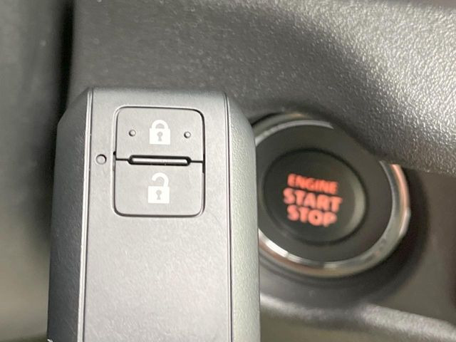 �y�L�[���X�X�^�[�g�V�X�e���z�J�o����|�P�b�g�ɓ��ꂽ�܂܂ł��h�A�̎{���E�������\�ȃX�}�[�g�L�[�𑕔��B�G���W���̃I���E�I�t�����J�M�����o���K�v����������Ƃ��Ă��֗��ł���