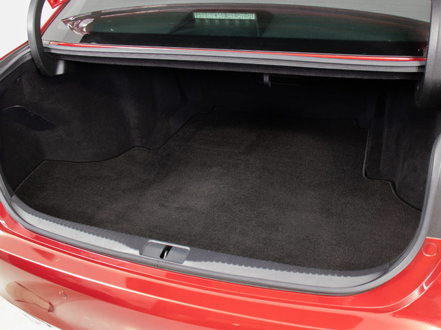 �g�����N�������Ǝv���Ă���܂���?���ۂ͑�e�ʃg�����N�ł�!���s���̒������h���C�u�����K�ł�!�܂��A�����t���X�y�[�X���������Ă���܂��̂ŁA��Ԃł��A�J�ł���̓������Ă�����育�������܂��B