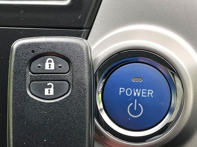 �y�X�}�[�g�L�[�z�J�o����|�P�b�g�ɓ��ꂽ�܂܂ł��h�A�̎{���E�������\�ȃX�}�[�g�L�[�𑕔��B�G���W���̃I���E�I�t�����J�M�����o���K�v����������Ƃ��Ă��֗��ł���