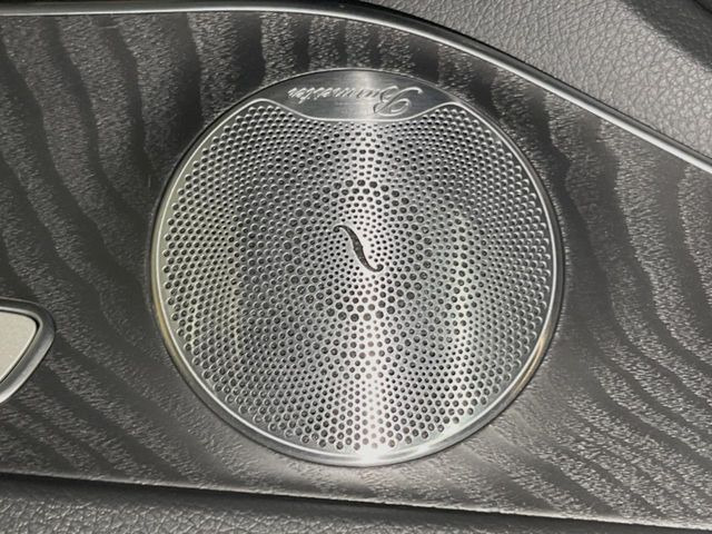 ��Burmester�T���E���h�V�X�e��:�n�C�G���h�I�[�f�B�I��僁�[�J�[����|����Ԑ�p�̃v���~�A���X�s�[�J�[�𑕔��B�����̃X�s�[�J�[����A���̗������܂ŕ����鍂�i���ȉ��y�����y���݂��������܂��B