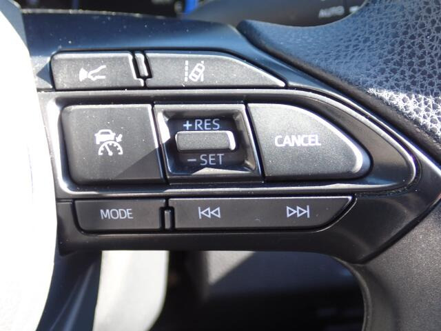 �y�N���[�Y�R���g���[���z�������H�ł̒��������s���y�Ɂ�A�N�Z���y�_���𓥂܂��Ɏԑ������ɕۂ��Ƃ��\�ł��B�O���̎ԗ������m���ĎԊԂ�ۂ悤�ɑ��x���߂��Ă���܂�!!