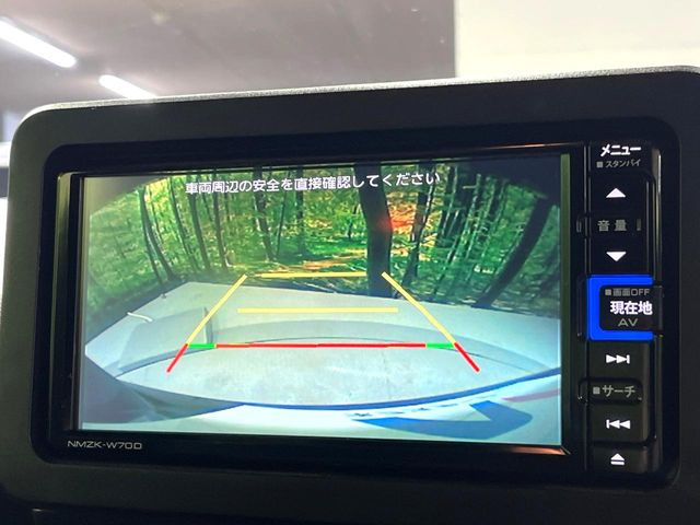 【バックカメラ】駐車時に後方がリアルタイム映像で確認できます。大型商業施設や立体駐車場での駐車時や、夜間のバック時に大活躍!運転スキルに関わらず、今や必須となった装備のひとつです!