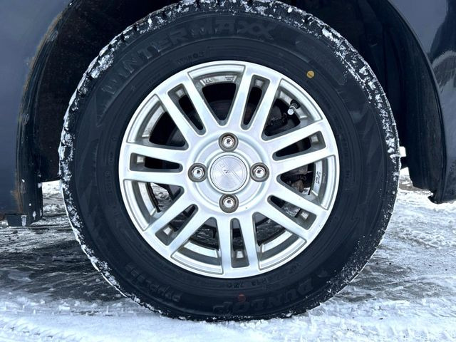 �y13�C���`�A���~�z�C�[���z�O�ςɃ}�b�`�����A���~�z�C�[���𑕒����Ă���܂��B�e��A���~�z�C�[����A�X�^�b�h���X�^�C�����戵�����Ă���܂��B���񂲑��k����������