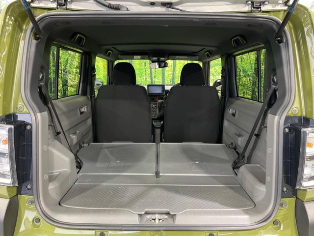 ���i�̂���������ʋ΁A���}���ɏ\���ȉ׎��X�y�[�X���m�ۂ��Ă���܂��B�Z�J���h�V�[�g��|���ƁA�傫�ȉו��̐ύڂ��\�ł���