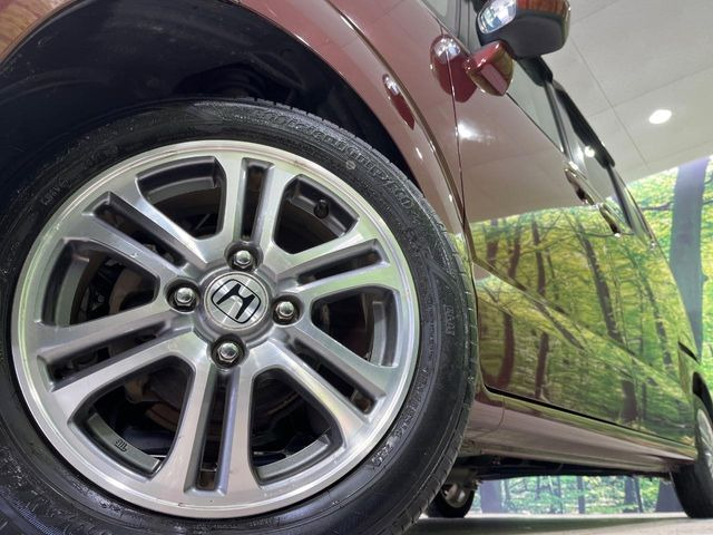 �y����14�C���`�A���~�z�C�[���z�O�ςɃ}�b�`���������A���~�z�C�[���𑕒����Ă���܂��B�e��ЊO�A���~�z�C�[����A�X�^�b�h���X�^�C�����戵�����Ă���܂��B���񂲑��k����������