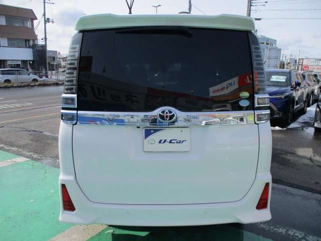 ヴォクシー2.0 ZS 煌II 4WD