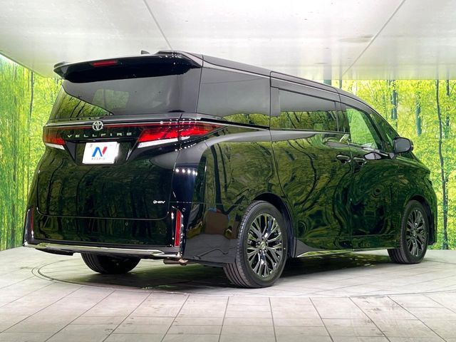 ��D�]�𒸂��Ă���܂��{�f�B�̒e�X�v���b�V���R�[�g���D�]��t���B�ʏ�̃K���X�R�[�g�ƈقȂ�A�ϋv�N��6�N�̖��@���K���X�R�[�e�B���O���A�{�f�B���L���C�ȏ�Ԃɕۂ��Ă���܂��B