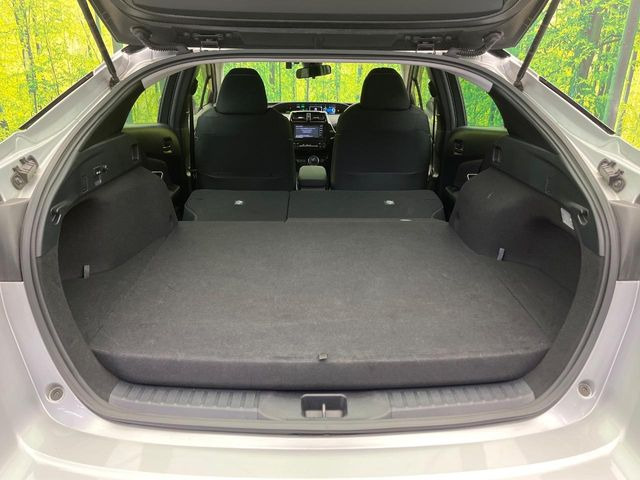 ���i�̂���������ʋ΁A���}���ɏ\���ȉ׎��X�y�[�X���m�ۂ��Ă���܂��B�Z�J���h�V�[�g��|���ƁA�傫�ȉו��̐ύڂ��\�ł���