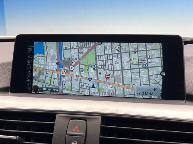 �������i�r:��̊��̂���i�r�́A����������ԓ������o���Ă���܂��B�I�[�f�B�I�@�\���[�����Ă���܂��̂ŁA�^�]�����y���߂܂���