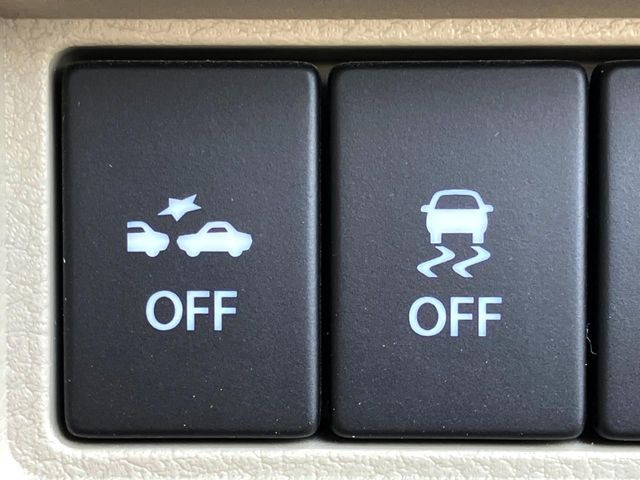 �y�Z�[�t�e�B�T�|�[�g�z���s���ɑO���̎ԗ�����F�����A�Փ˂������Ȏ��͌x��ƃu���[�L�ŏՓˉ���Ɣ�Q�y�����A�V�X�g�B�����S�Ƀh���C�u�����y���݂��������܂��B