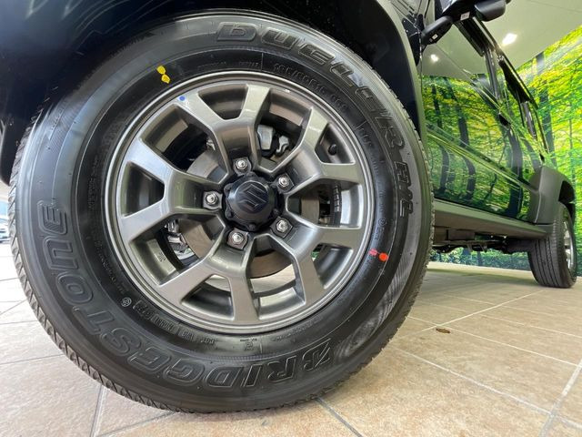 �y����15�C���`�A���~�z�C�[���z�O�ςɃ}�b�`���������A���~�z�C�[���𑕒����Ă���܂��B�e��ЊO�A���~�z�C�[����A�X�^�b�h���X�^�C�����戵�����Ă���܂��B���񂲑��k����������