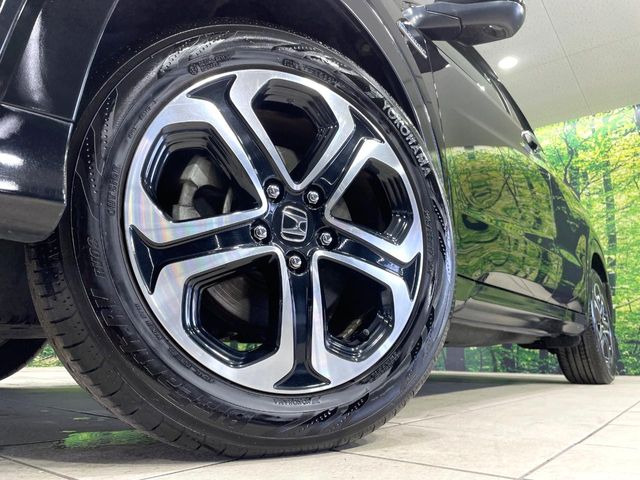 �y����17�C���`�A���~�z�C�[���z�O�ςɃ}�b�`���������A���~�z�C�[���𑕒����Ă���܂��B�e��ЊO�A���~�z�C�[����A�X�^�b�h���X�^�C�����戵�����Ă���܂��B���񂲑��k����������