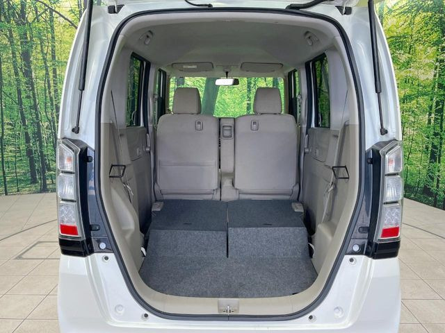 ���i�̂���������ʋ΁A���}���ɏ\���ȉ׎��X�y�[�X���m�ۂ��Ă���܂��B�Z�J���h�V�[�g��|���ƁA�傫�ȉו��̐ύڂ��\�ł���