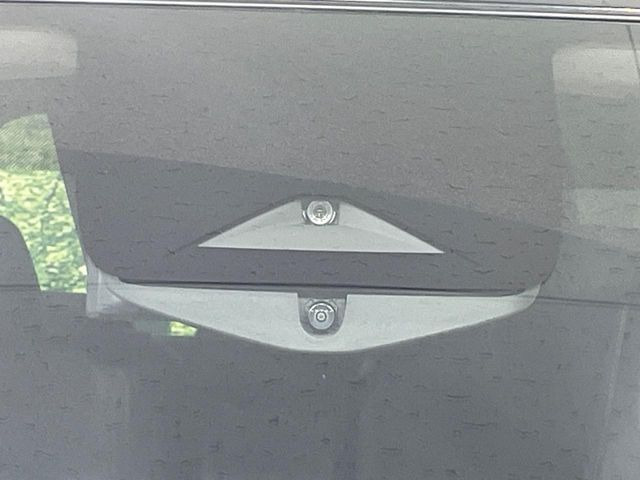 �y�C���e���W�F���g�G�}�[�W�F���V�[�u���[�L�z�t�����g�J�����őO���̎ԗ�����s�҂����m�B�Փ˂������Ȏ��͏Փ˔�Q�y���u���[�L���쓮�A�Փˉ�����T�|�[�g�B�����S�Ƀh���C�u�����y���݂��������܂��B