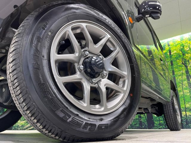 【純正16インチアルミホイール】外観にマッチした純正アルミホイールを装着しております。各種社外アルミホイールや、スタッドレスタイヤも取扱いしております。是非ご相談ください♪