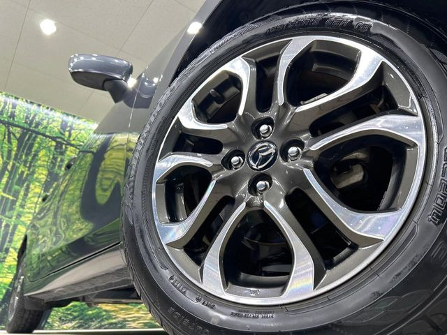 �y����16�C���`�A���~�z�C�[���z�O�ςɃ}�b�`���������A���~�z�C�[���𑕒����Ă���܂��B�e��ЊO�A���~�z�C�[����A�X�^�b�h���X�^�C�����戵�����Ă���܂��B���񂲑��k����������