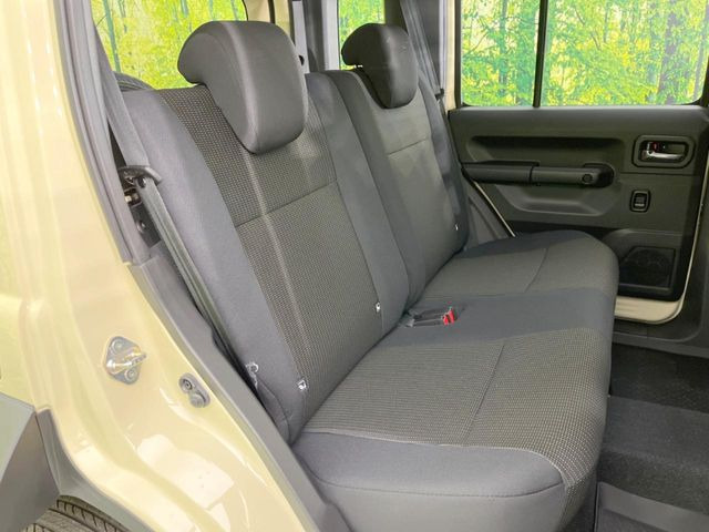 ���i���ȃI���W�i���t���A�}�b�g���I�v�V�����ɂĂ��p�ӂ��Ă���܂��B���D���ȃf�U�C����J���[�����Ԃɍ��킹�đI��ł����������Ƃ��ł��܂���