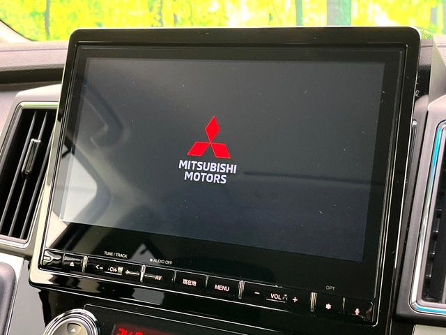 �y����10�C���`�i�r�z�l�C�̏����i�r�𑕔����Ă���܂��B�i�r�̎g���₷���͂������A�I�[�f�B�I�@�\���[��!�L�����v�◷�s�͂������A�ʋ΂┃�����ȂǕ��i�̃h���C�u���y�����Ȃ�͂���