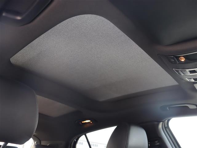 GLAクラスGLA220 4マチック 4WD