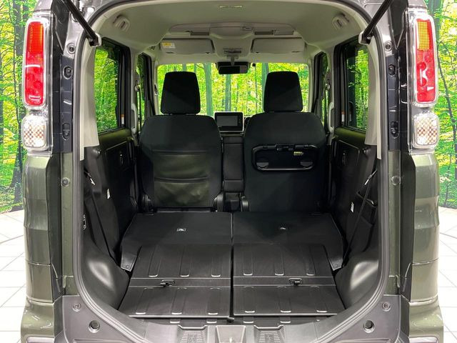 ���i�̂���������ʋ΁A���}���ɏ\���ȉ׎��X�y�[�X���m�ۂ��Ă���܂��B�Z�J���h�V�[�g��|���ƁA�傫�ȉו��̐ύڂ��\�ł���