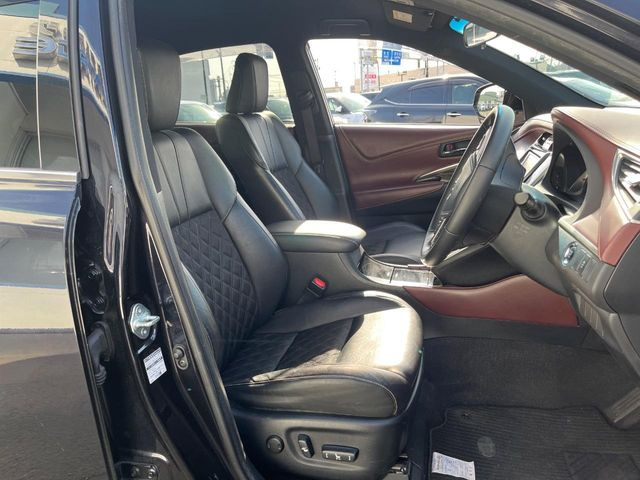 �y�n�[�t���U�[�V�[�g�z�������ƍ���S�n�𗼗������l�C�̃V�[�g���w�ʁE���ʂ̃t�@�u���b�N�f�ނ́A�ʋC���̗ǂ��⊊��ɂ����ɗD��Ă��܂��B�C���╞���ɍ��E���ꂸ���K�ɂ���肢�������܂��B