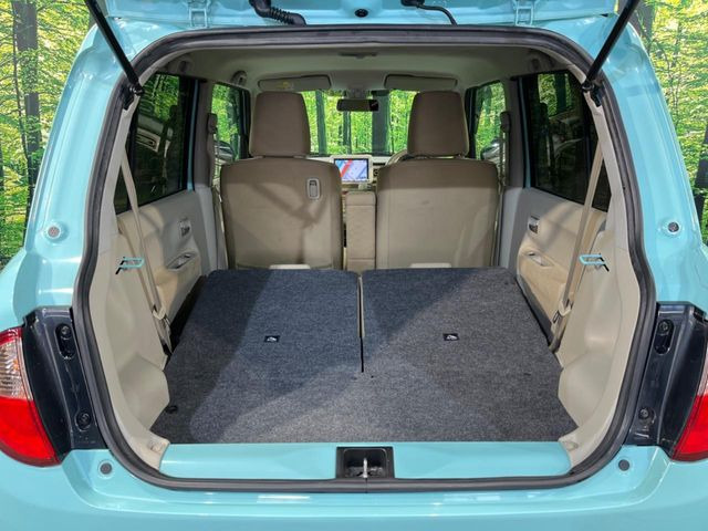 ���i�̂���������ʋ΁A���}���ɏ\���ȉ׎��X�y�[�X���m�ۂ��Ă���܂��B�Z�J���h�V�[�g��|���ƁA�傫�ȉו��̐ύڂ��\�ł���