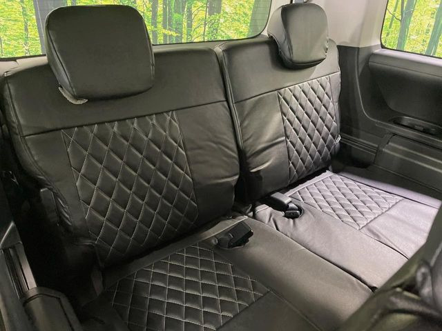 3列目シートはもちろん状態良好☆大人でもゆったりと座って頂けますので、大人数でのお出かけもラクラクです♪ご家族で、気の知れた仲間で、ドライブに行くのが楽しみですね♪
