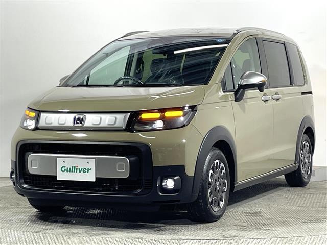 フリード1.5 e:HEV クロスター