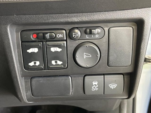 �y�����p���[�X���C�h�h�A�z�X�}�[�g�L�[��^�]�Ȃ̃X�C�b�`�Ō�ȗ����X���C�h�h�A�̊J���\���d��������͂����ăh�A���J����K�v�������A�����Ȃ��q�l�ł��ȒP�ɊJ���߂ł����K�ł���