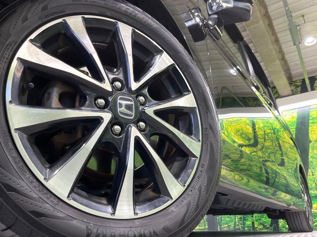 �y����17�C���`�A���~�z�C�[���z�O�ςɃ}�b�`���������A���~�z�C�[���𑕒����Ă���܂��B�e��ЊO�A���~�z�C�[����A�X�^�b�h���X�^�C�����戵�����Ă���܂��B���񂲑��k����������