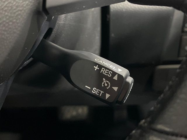 �y�N���[�Y�R���g���[���z�������H�����N���N���s�B�A�N�Z���𗣂��Ă���葬�x�ő��s���ł��A�������^�]���̕��S���y��!�����E�������ȒP�ȃX�C�b�`����Œ����ł��܂��B