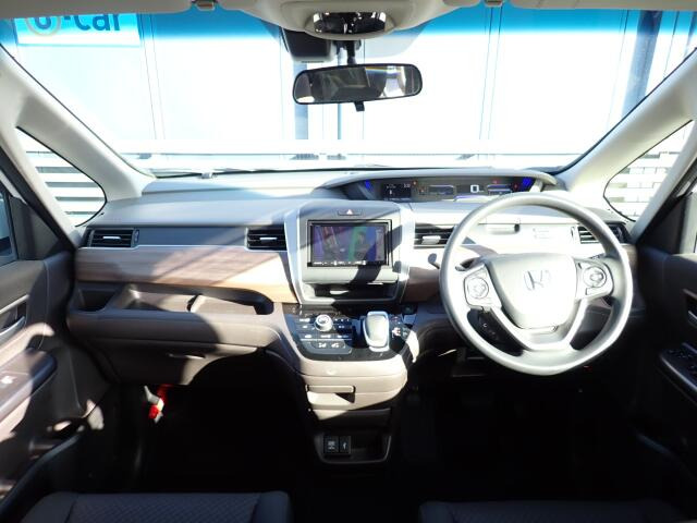 �C���p�l�摜�ɂȂ�܂��B�ԓ��͐��Ǝ҂ɂĎ����N���[�j���O�{�H�ς݂Ȃ̂ŁA��ϐ����ł��B