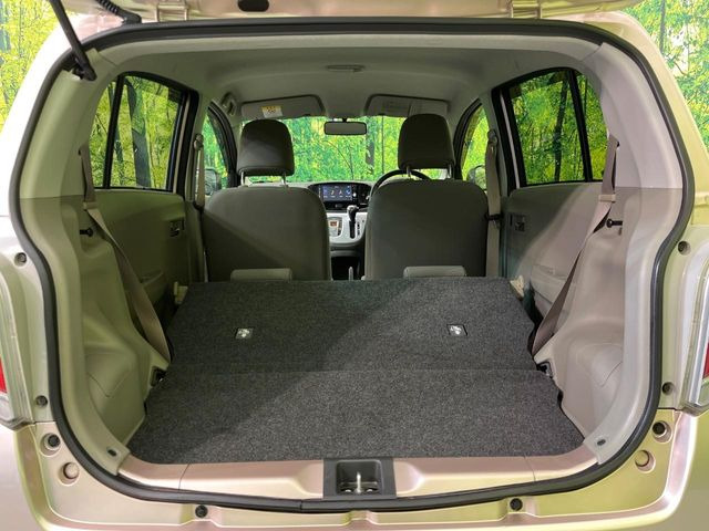 ���i�̂���������ʋ΁A���}���ɏ\���ȉ׎��X�y�[�X���m�ۂ��Ă���܂��B�Z�J���h�V�[�g��|���ƁA�傫�ȉו��̐ύڂ��\�ł���