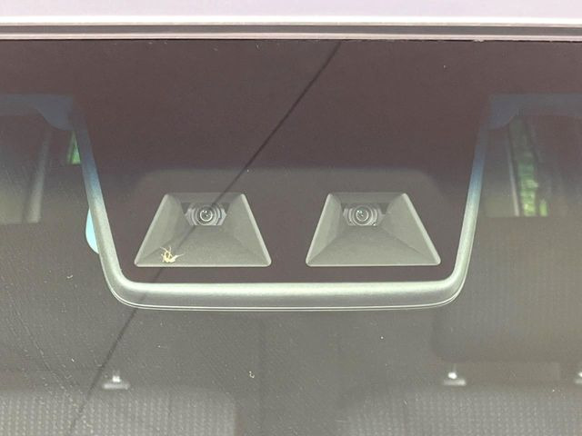 �y�X�}�[�g�A�V�X�g�z���s���ɑO���̎ԗ�����F�����A�Փ˂������Ȏ��͌x��ƃu���[�L�ŏՓˉ���Ɣ�Q�y�����A�V�X�g�B�����S�Ƀh���C�u�����y���݂��������܂��B